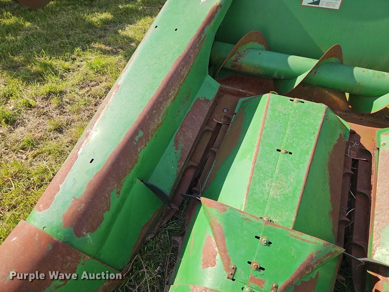 image for item EI3798 John Deere  643 corn head