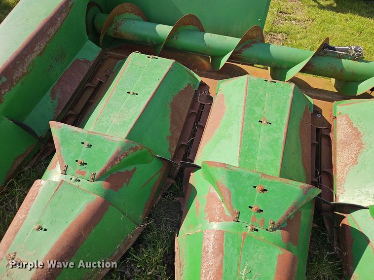 image for item EI3798 John Deere  643 corn head