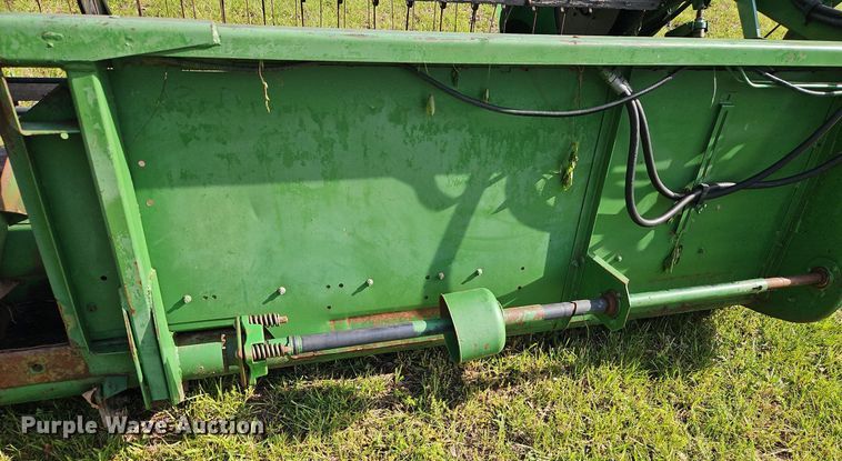 image for item EI3799 John Deere  220 flex head