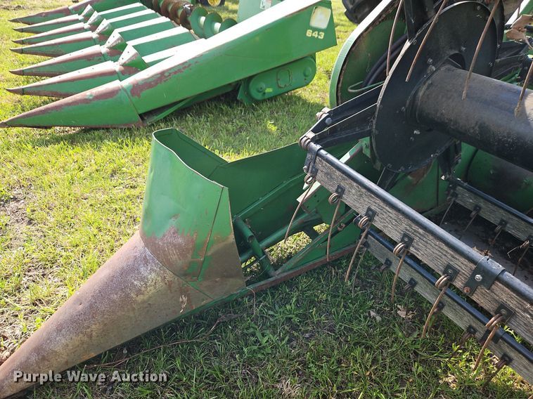 image for item EI3799 John Deere  220 flex head