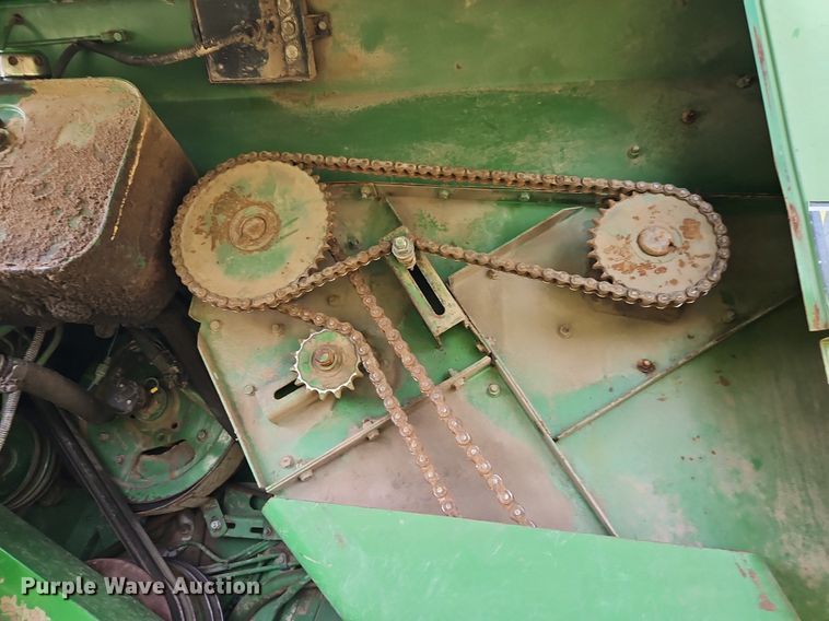 image for item EI3800 1982 John Deere 7720 RWA combine