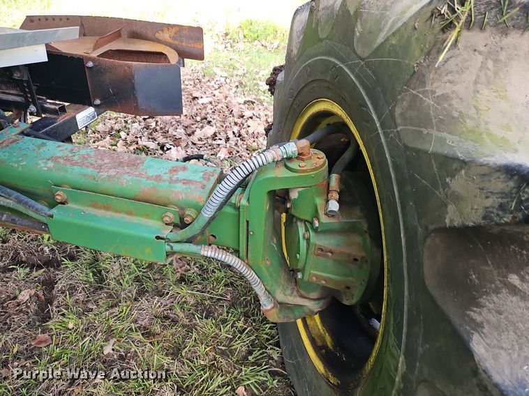 image for item EI3800 1982 John Deere 7720 RWA combine