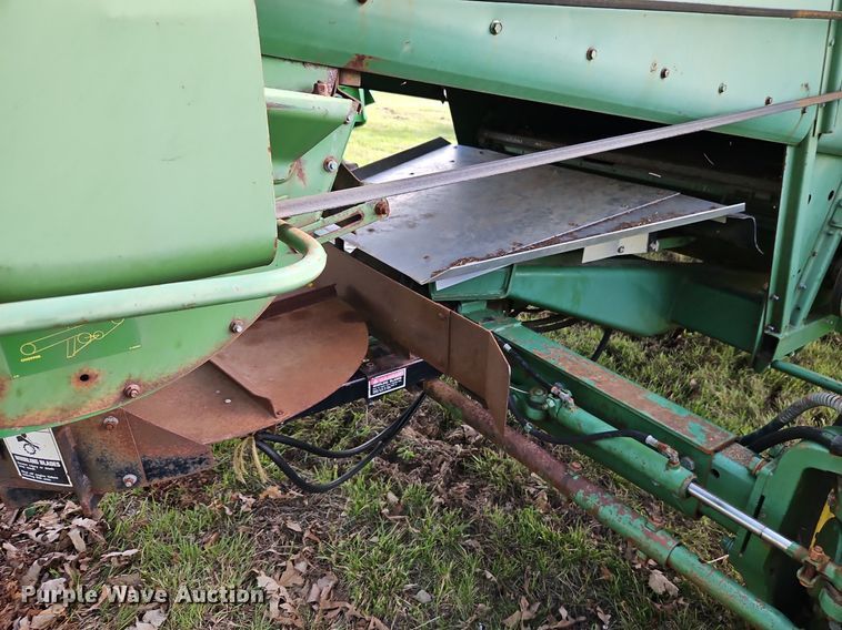 image for item EI3800 1982 John Deere 7720 RWA combine