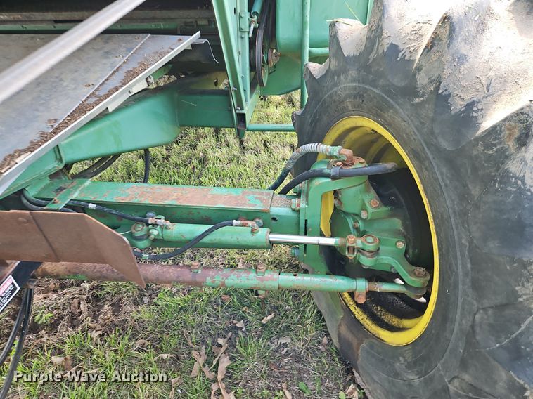 image for item EI3800 1982 John Deere 7720 RWA combine