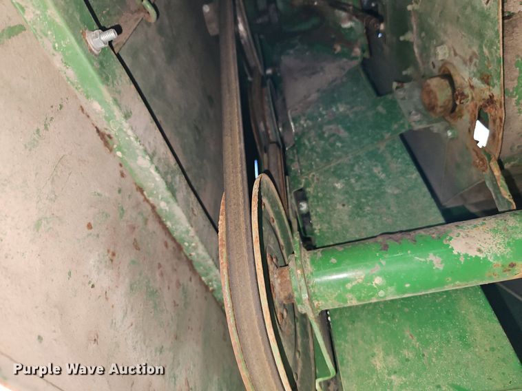 image for item EI3800 1982 John Deere 7720 RWA combine