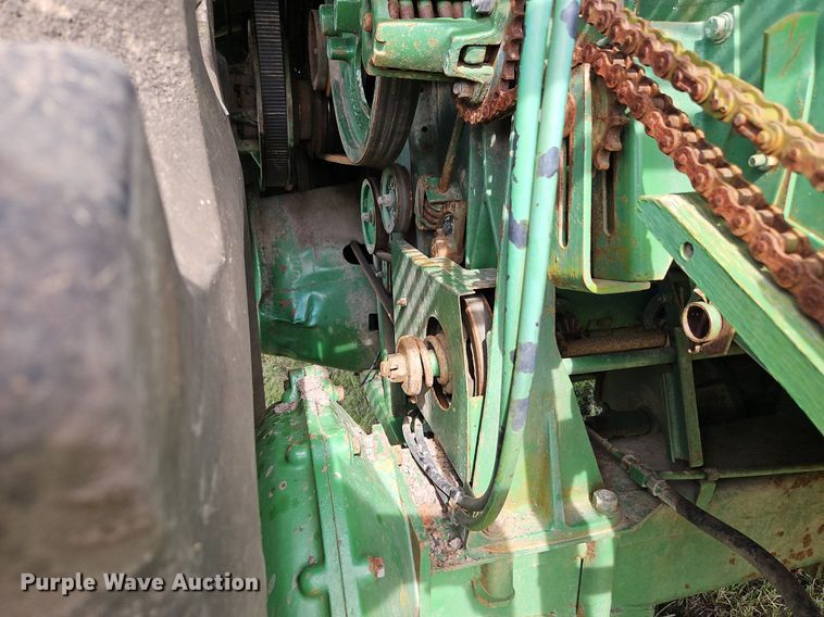 image for item EI3800 1982 John Deere 7720 RWA combine