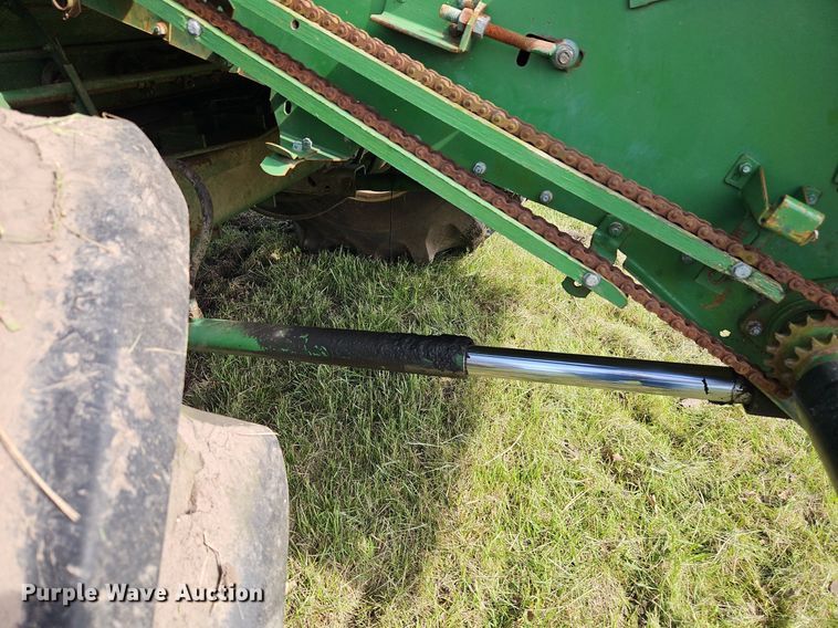 image for item EI3800 1982 John Deere 7720 RWA combine