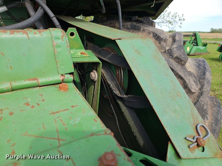 image for item EI3800 1982 John Deere 7720 RWA combine