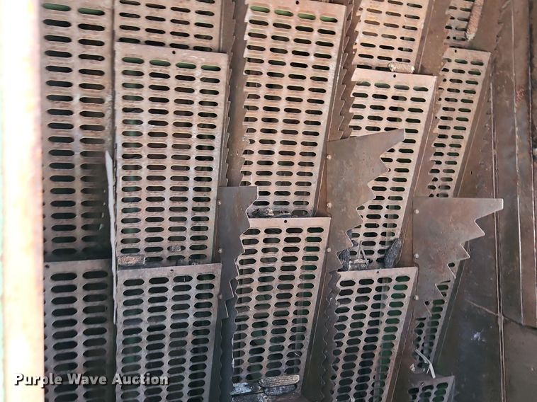 image for item EI3800 1982 John Deere 7720 RWA combine