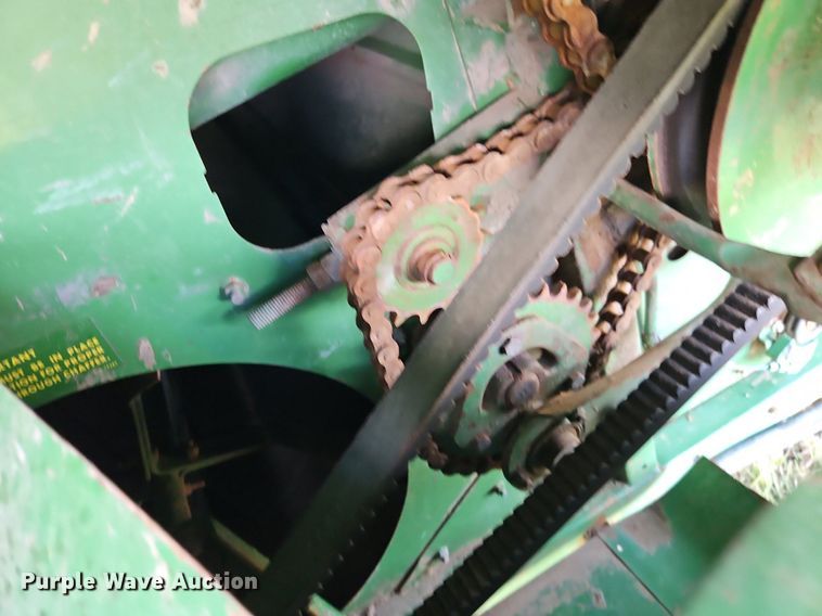 image for item EI3800 1982 John Deere 7720 RWA combine