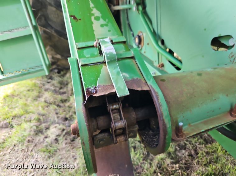 image for item EI3800 1982 John Deere 7720 RWA combine