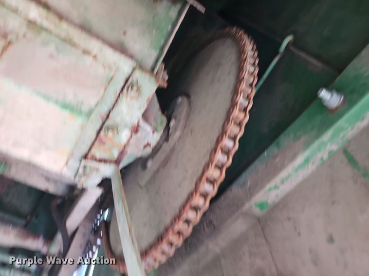 image for item EI3800 1982 John Deere 7720 RWA combine