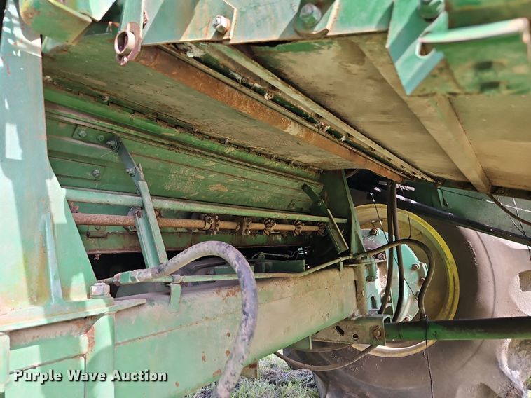 image for item EI3800 1982 John Deere 7720 RWA combine