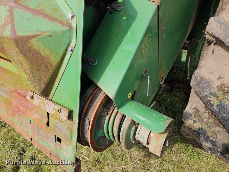 image for item EI3800 1982 John Deere 7720 RWA combine