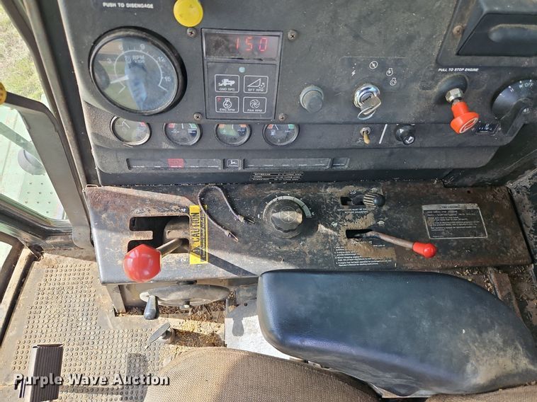 image for item EI3800 1982 John Deere 7720 RWA combine