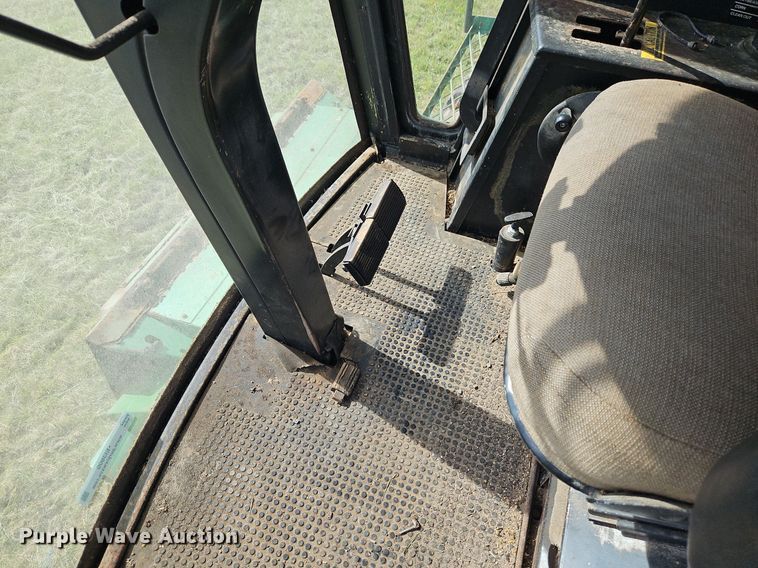 image for item EI3800 1982 John Deere 7720 RWA combine