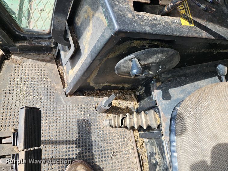 image for item EI3800 1982 John Deere 7720 RWA combine