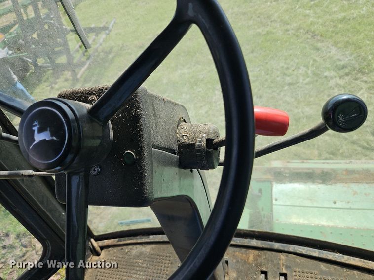 image for item EI3800 1982 John Deere 7720 RWA combine