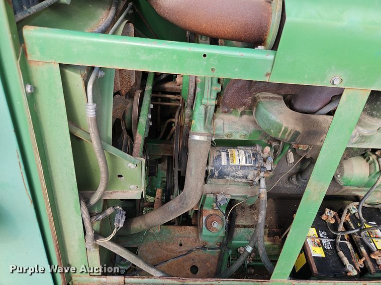 image for item EI3800 1982 John Deere 7720 RWA combine