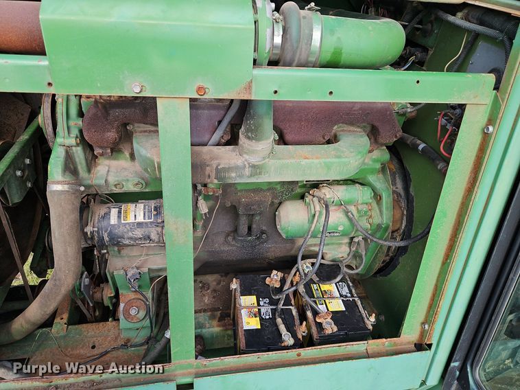 image for item EI3800 1982 John Deere 7720 RWA combine