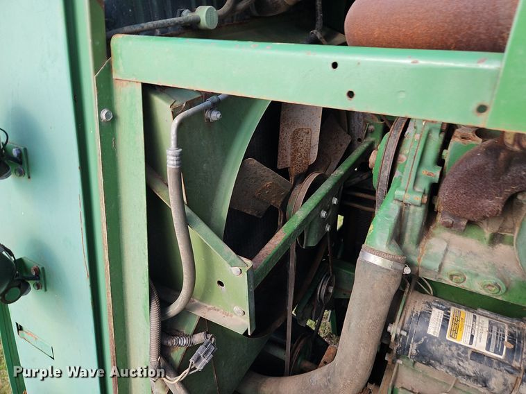 image for item EI3800 1982 John Deere 7720 RWA combine