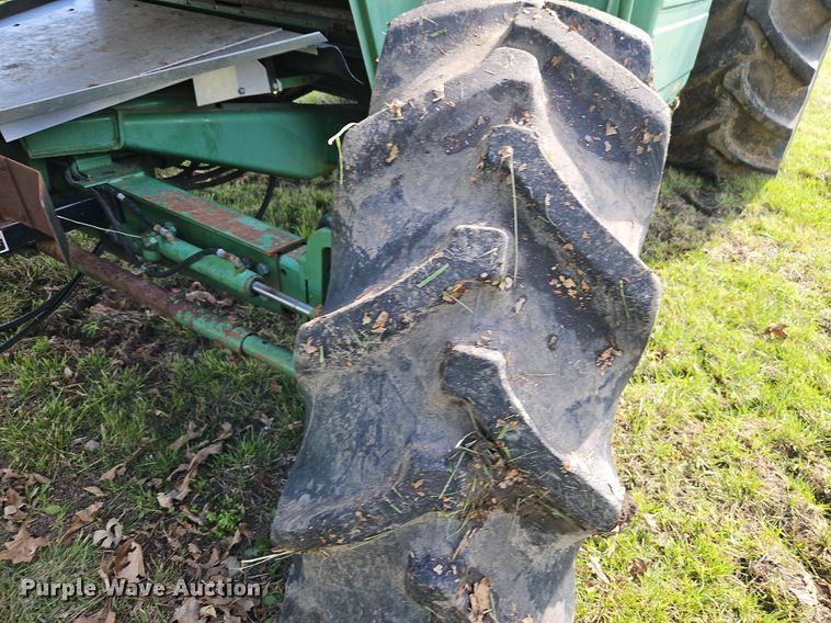 image for item EI3800 1982 John Deere 7720 RWA combine