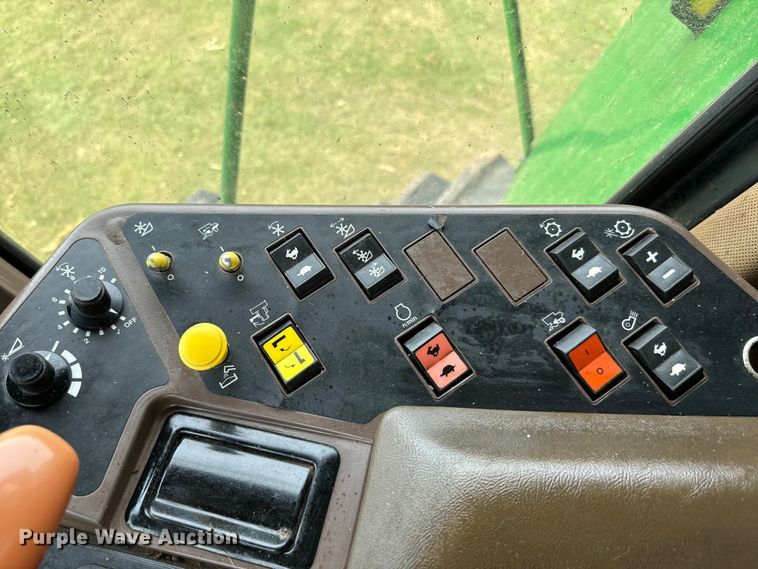 image for item EJ0521 1997 John Deere 9500 RWA combine