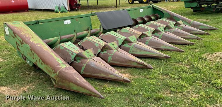 image for item EJ0526 John deere  843 corn head