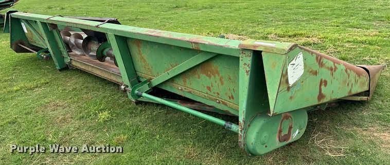image for item EJ0526 John deere  843 corn head