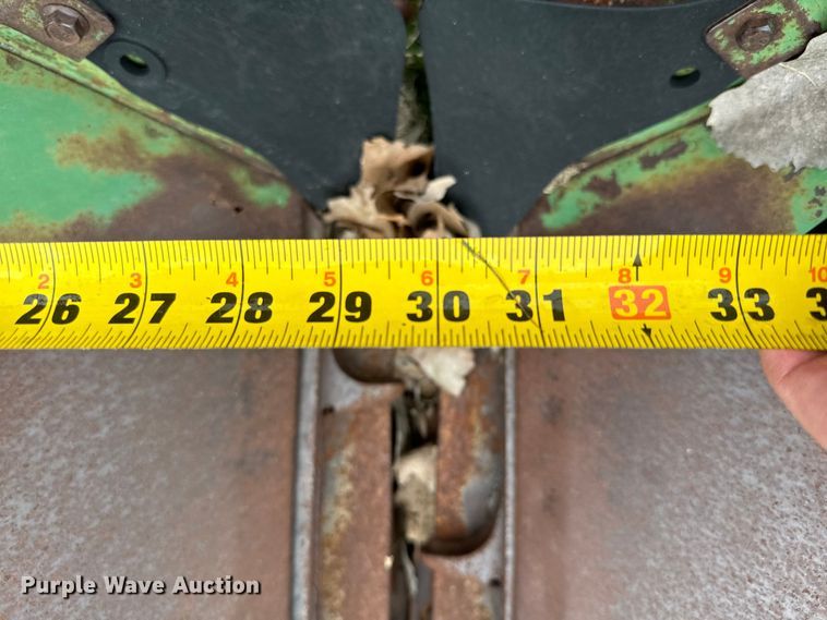 image for item EJ0526 John deere  843 corn head