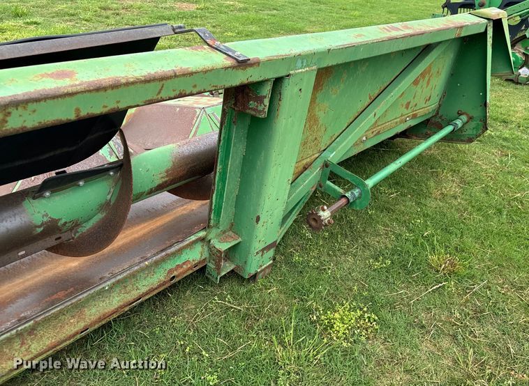 image for item EJ0526 John deere  843 corn head