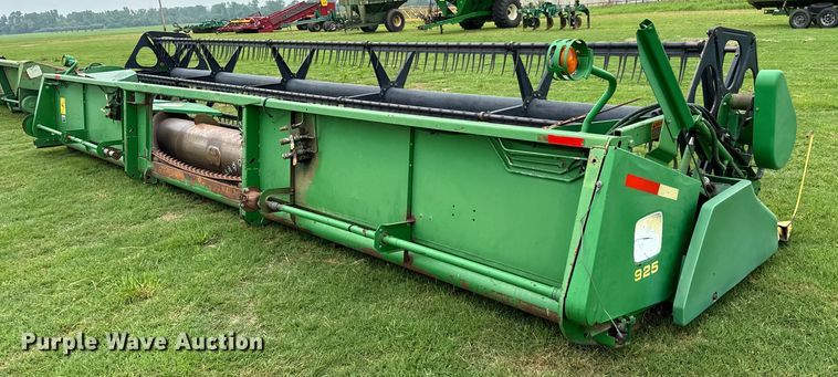 image for item EJ0527 1998 John Deere 925 flex head