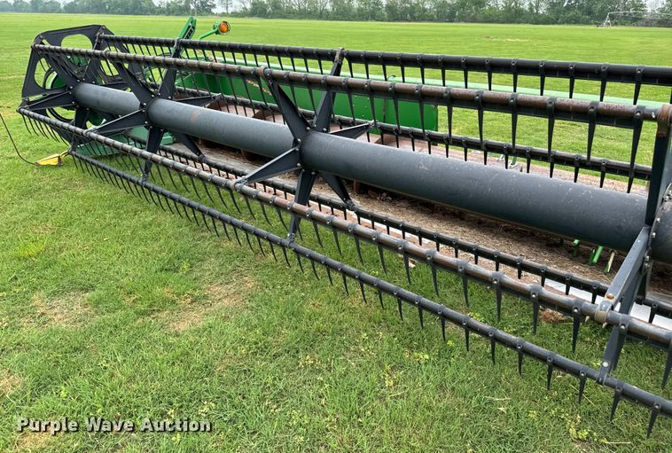 image for item EJ0527 1998 John Deere 925 flex head