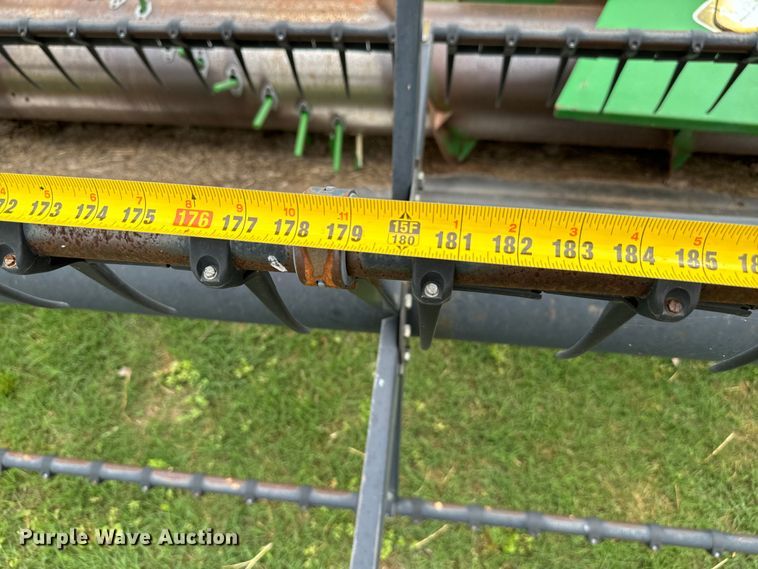 image for item EJ0527 1998 John Deere 925 flex head