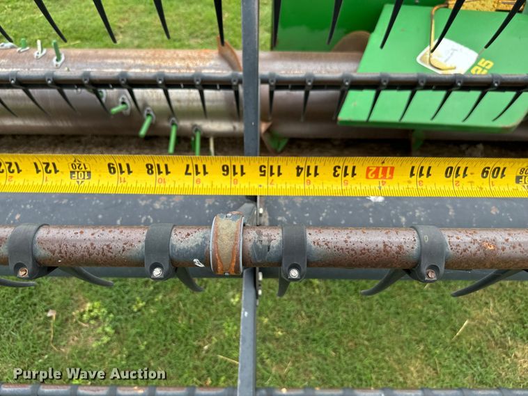 image for item EJ0527 1998 John Deere 925 flex head