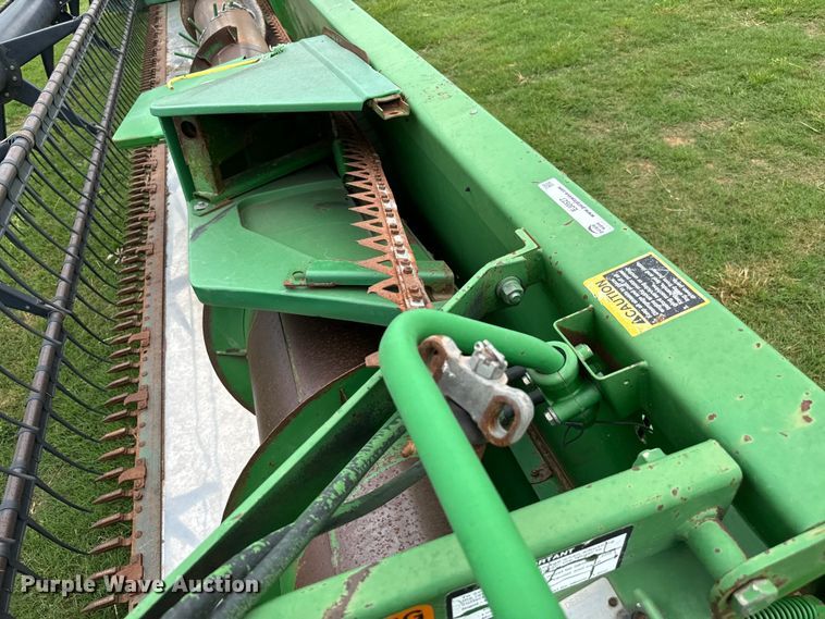 image for item EJ0527 1998 John Deere 925 flex head