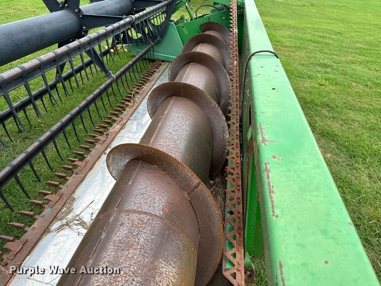 image for item EJ0527 1998 John Deere 925 flex head