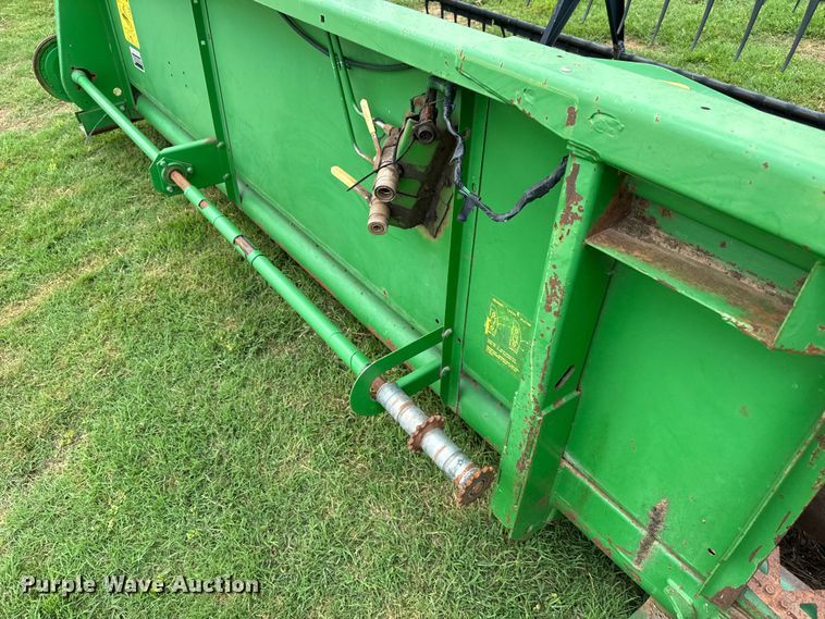 image for item EJ0527 1998 John Deere 925 flex head