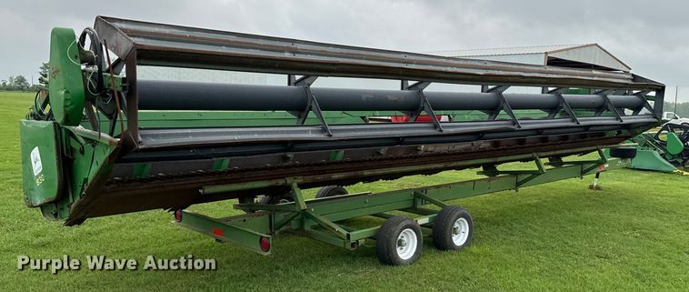 image for item EJ0528 1997 John Deere 930 rigid head