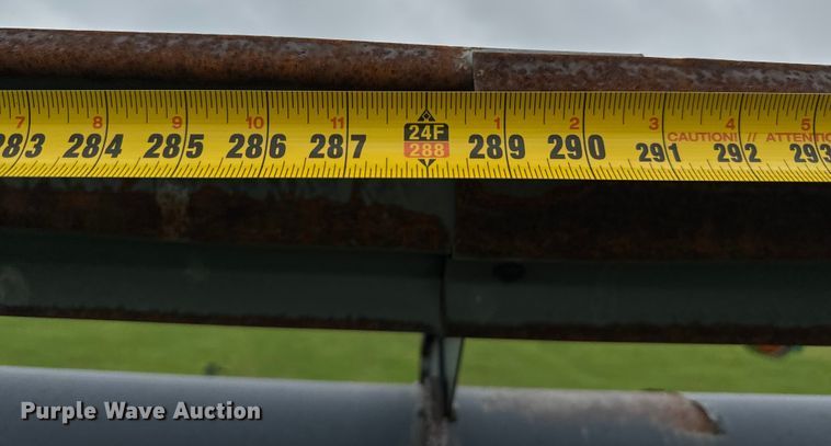 image for item EJ0528 1997 John Deere 930 rigid head