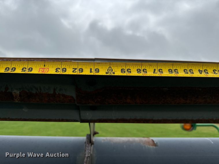 image for item EJ0528 1997 John Deere 930 rigid head