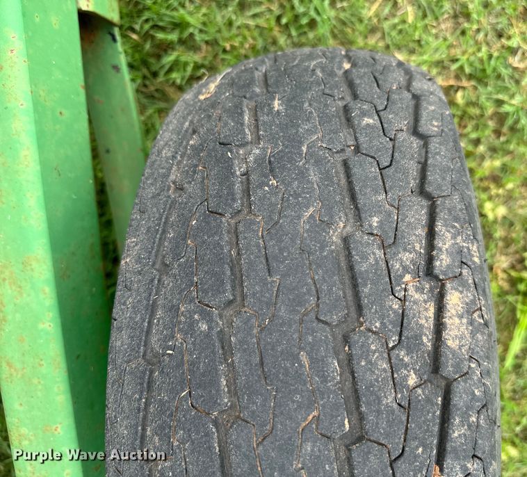 image for item EJ0528 1997 John Deere 930 rigid head