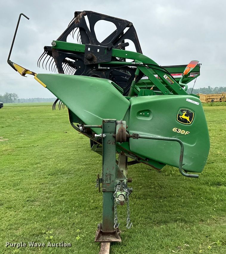 image for item EJ0529 2011 John Deere 630F flex head
