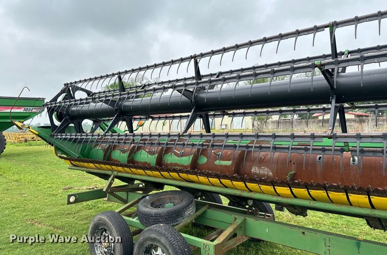 image for item EJ0529 2011 John Deere 630F flex head