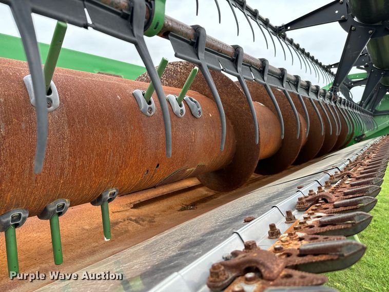 image for item EJ0529 2011 John Deere 630F flex head