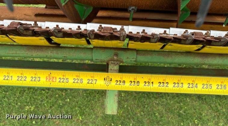 image for item EJ0529 2011 John Deere 630F flex head