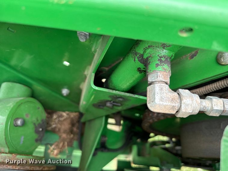 image for item EJ0529 2011 John Deere 630F flex head