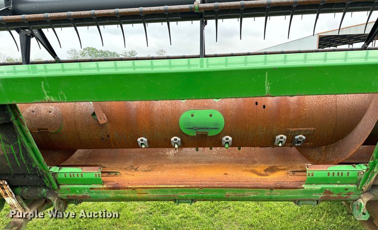 image for item EJ0529 2011 John Deere 630F flex head