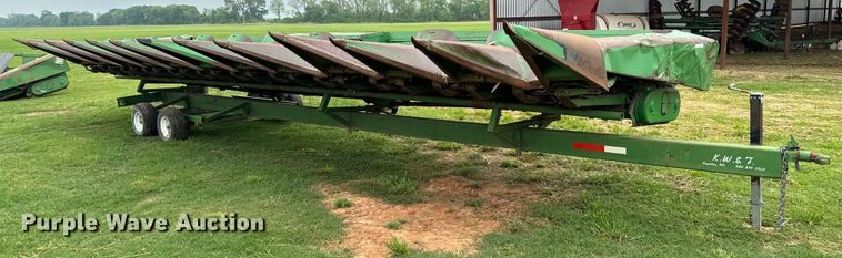 image for item EJ0530 John Deere corn head