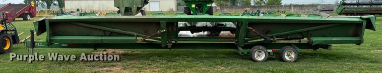 image for item EJ0530 John Deere corn head